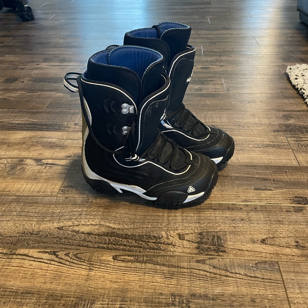 Airwalk Snowboard boots size womens 7